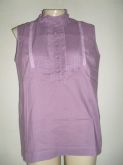 BLUSA PLANA C/ BOLSOS FRENTE E PREGAS.