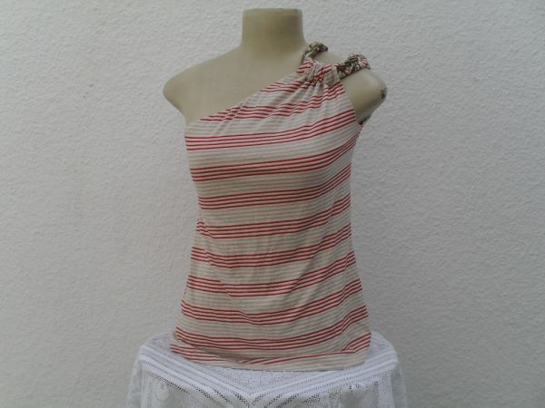 BLUSA UM OMBRO.