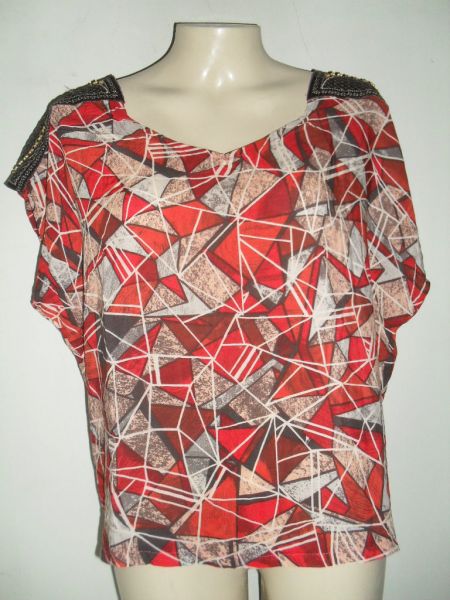 BLUSA BATA C/ BORDADOS NO OMBRO.