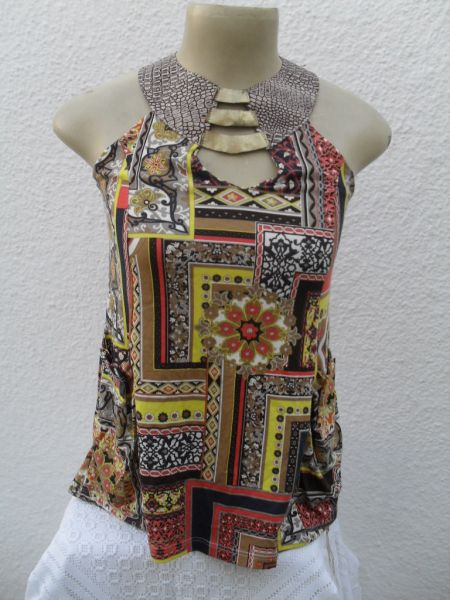 ☆Estampada c/ Colar e Botões☆